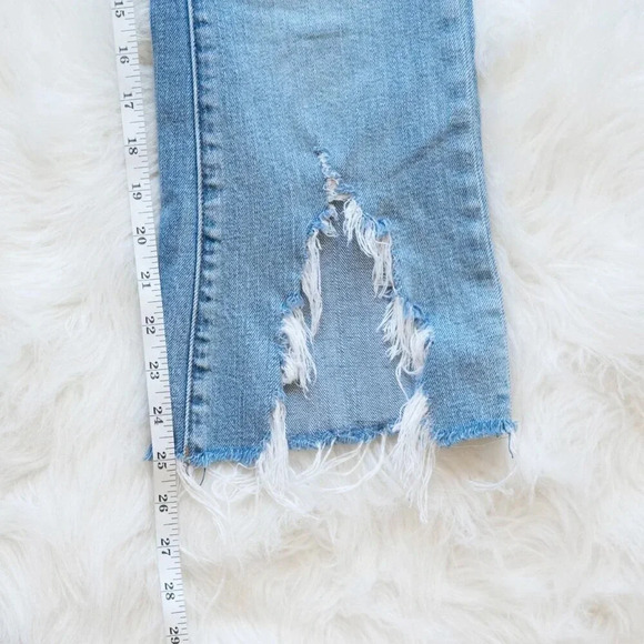 BLANK NYC CROPPED RAW CHEWED FRINGE HEM WITH SLIT JEANS SZ 26 - Picture 11 of 12